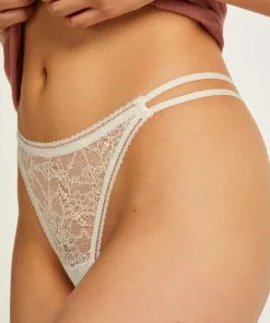 Hoch Ausgeschnittener String Lyla - Weiß -Strings & Boxerstrings Shop 199558 2