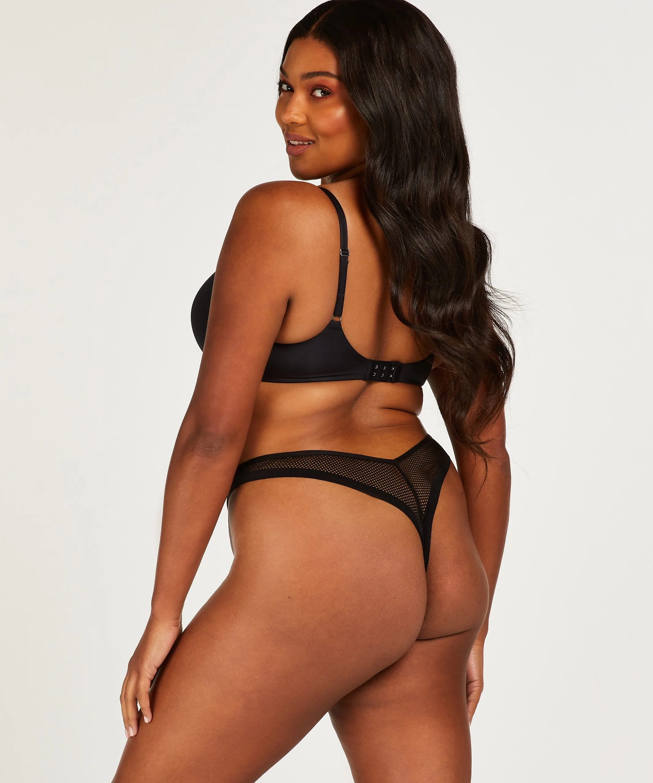 Hoch Ausgeschnittener String Invisible - Schwarz 6 Hoch Ausgeschnittener String Invisible - Schwarz - Image 5